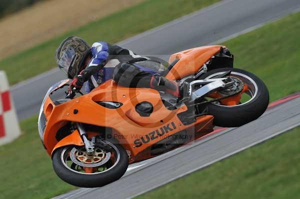 Motorcycle action photographs;Trackday digital images;event digital images;eventdigitalimages;no limits trackday;peter wileman photography;snetterton;snetterton circuit norfolk;snetterton photographs;trackday;trackday photos