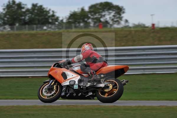 Motorcycle action photographs;Trackday digital images;event digital images;eventdigitalimages;no limits trackday;peter wileman photography;snetterton;snetterton circuit norfolk;snetterton photographs;trackday;trackday photos