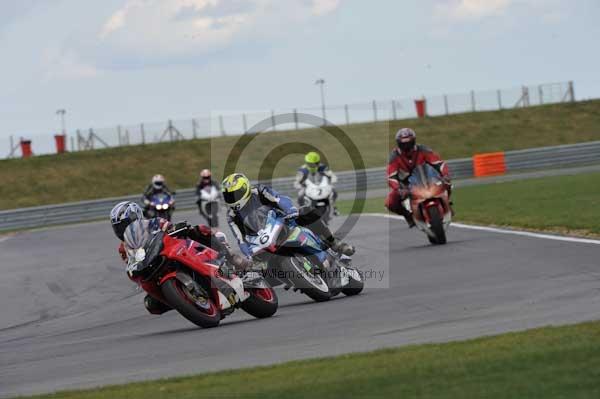Motorcycle action photographs;Trackday digital images;event digital images;eventdigitalimages;no limits trackday;peter wileman photography;snetterton;snetterton circuit norfolk;snetterton photographs;trackday;trackday photos