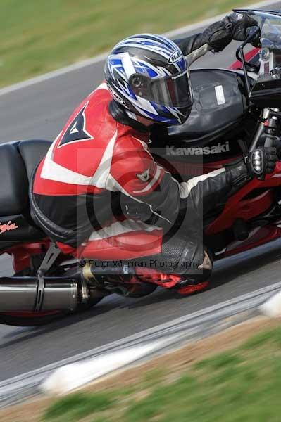 Motorcycle action photographs;Trackday digital images;event digital images;eventdigitalimages;no limits trackday;peter wileman photography;snetterton;snetterton circuit norfolk;snetterton photographs;trackday;trackday photos