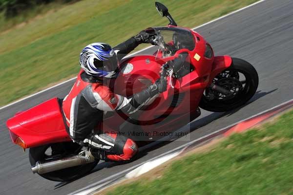 Motorcycle action photographs;Trackday digital images;event digital images;eventdigitalimages;no limits trackday;peter wileman photography;snetterton;snetterton circuit norfolk;snetterton photographs;trackday;trackday photos