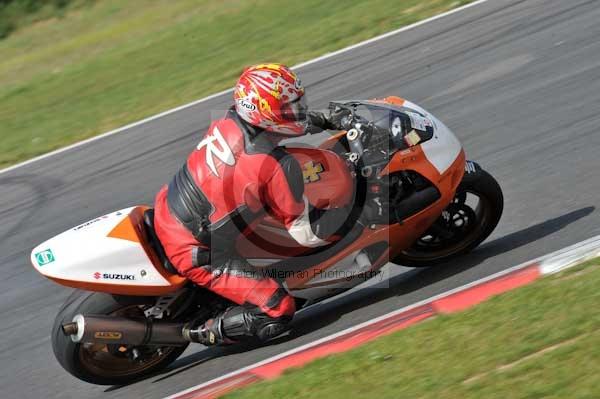 Motorcycle action photographs;Trackday digital images;event digital images;eventdigitalimages;no limits trackday;peter wileman photography;snetterton;snetterton circuit norfolk;snetterton photographs;trackday;trackday photos