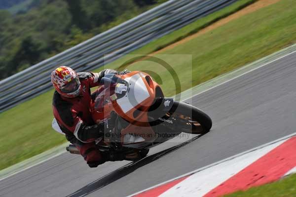 Motorcycle action photographs;Trackday digital images;event digital images;eventdigitalimages;no limits trackday;peter wileman photography;snetterton;snetterton circuit norfolk;snetterton photographs;trackday;trackday photos