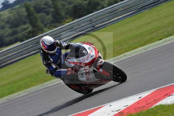 Motorcycle action photographs;Trackday digital images;event digital images;eventdigitalimages;no limits trackday;peter wileman photography;snetterton;snetterton circuit norfolk;snetterton photographs;trackday;trackday photos