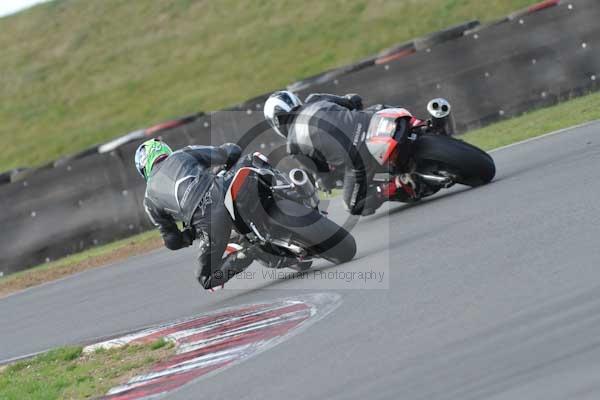 Motorcycle action photographs;Trackday digital images;event digital images;eventdigitalimages;no limits trackday;peter wileman photography;snetterton;snetterton circuit norfolk;snetterton photographs;trackday;trackday photos