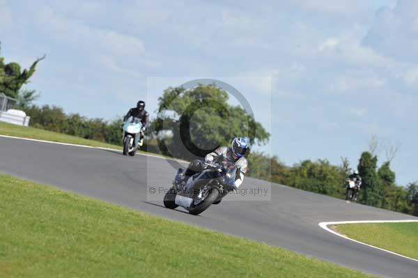 Motorcycle action photographs;Trackday digital images;event digital images;eventdigitalimages;no limits trackday;peter wileman photography;snetterton;snetterton circuit norfolk;snetterton photographs;trackday;trackday photos