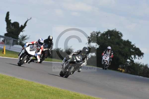 Motorcycle action photographs;Trackday digital images;event digital images;eventdigitalimages;no limits trackday;peter wileman photography;snetterton;snetterton circuit norfolk;snetterton photographs;trackday;trackday photos