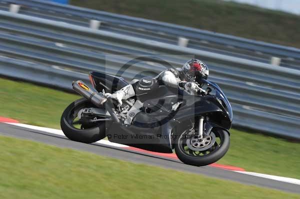 Motorcycle action photographs;Trackday digital images;event digital images;eventdigitalimages;no limits trackday;peter wileman photography;snetterton;snetterton circuit norfolk;snetterton photographs;trackday;trackday photos