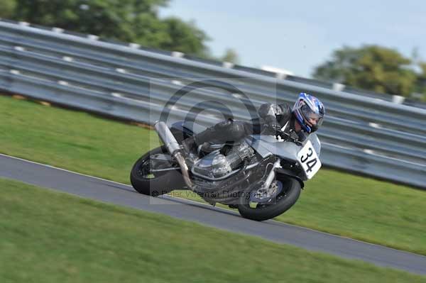 Motorcycle action photographs;Trackday digital images;event digital images;eventdigitalimages;no limits trackday;peter wileman photography;snetterton;snetterton circuit norfolk;snetterton photographs;trackday;trackday photos