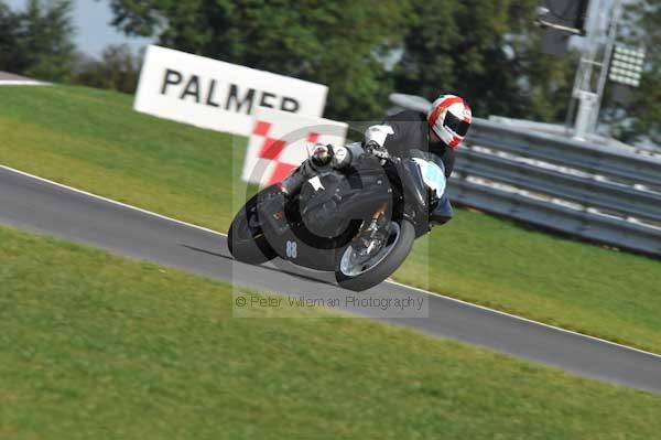 Motorcycle action photographs;Trackday digital images;event digital images;eventdigitalimages;no limits trackday;peter wileman photography;snetterton;snetterton circuit norfolk;snetterton photographs;trackday;trackday photos