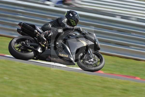 Motorcycle action photographs;Trackday digital images;event digital images;eventdigitalimages;no limits trackday;peter wileman photography;snetterton;snetterton circuit norfolk;snetterton photographs;trackday;trackday photos
