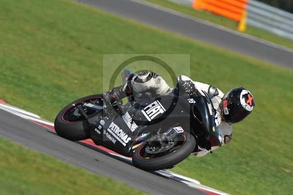 Motorcycle action photographs;Trackday digital images;event digital images;eventdigitalimages;no limits trackday;peter wileman photography;snetterton;snetterton circuit norfolk;snetterton photographs;trackday;trackday photos