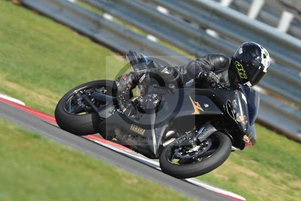 Motorcycle action photographs;Trackday digital images;event digital images;eventdigitalimages;no limits trackday;peter wileman photography;snetterton;snetterton circuit norfolk;snetterton photographs;trackday;trackday photos