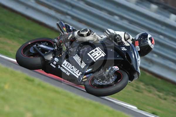 Motorcycle action photographs;Trackday digital images;event digital images;eventdigitalimages;no limits trackday;peter wileman photography;snetterton;snetterton circuit norfolk;snetterton photographs;trackday;trackday photos