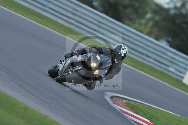 Motorcycle action photographs;Trackday digital images;event digital images;eventdigitalimages;no limits trackday;peter wileman photography;snetterton;snetterton circuit norfolk;snetterton photographs;trackday;trackday photos