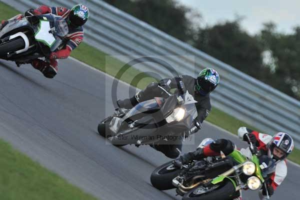 Motorcycle action photographs;Trackday digital images;event digital images;eventdigitalimages;no limits trackday;peter wileman photography;snetterton;snetterton circuit norfolk;snetterton photographs;trackday;trackday photos
