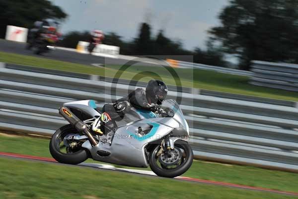 Motorcycle action photographs;Trackday digital images;event digital images;eventdigitalimages;no limits trackday;peter wileman photography;snetterton;snetterton circuit norfolk;snetterton photographs;trackday;trackday photos