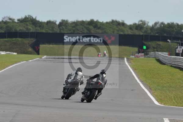 Motorcycle action photographs;Trackday digital images;event digital images;eventdigitalimages;no limits trackday;peter wileman photography;snetterton;snetterton circuit norfolk;snetterton photographs;trackday;trackday photos