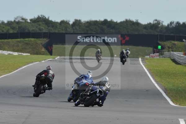 Motorcycle action photographs;Trackday digital images;event digital images;eventdigitalimages;no limits trackday;peter wileman photography;snetterton;snetterton circuit norfolk;snetterton photographs;trackday;trackday photos