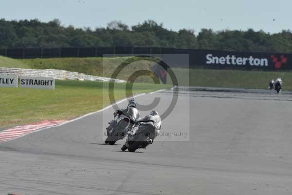 Motorcycle action photographs;Trackday digital images;event digital images;eventdigitalimages;no limits trackday;peter wileman photography;snetterton;snetterton circuit norfolk;snetterton photographs;trackday;trackday photos