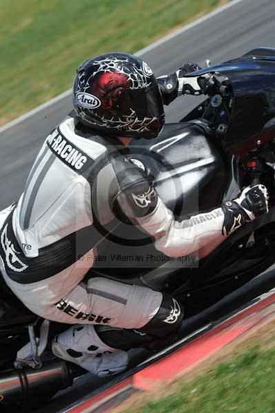 Motorcycle action photographs;Trackday digital images;event digital images;eventdigitalimages;no limits trackday;peter wileman photography;snetterton;snetterton circuit norfolk;snetterton photographs;trackday;trackday photos