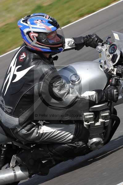 Motorcycle action photographs;Trackday digital images;event digital images;eventdigitalimages;no limits trackday;peter wileman photography;snetterton;snetterton circuit norfolk;snetterton photographs;trackday;trackday photos