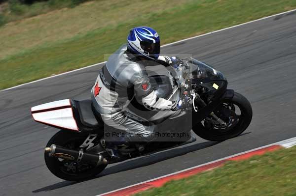 Motorcycle action photographs;Trackday digital images;event digital images;eventdigitalimages;no limits trackday;peter wileman photography;snetterton;snetterton circuit norfolk;snetterton photographs;trackday;trackday photos
