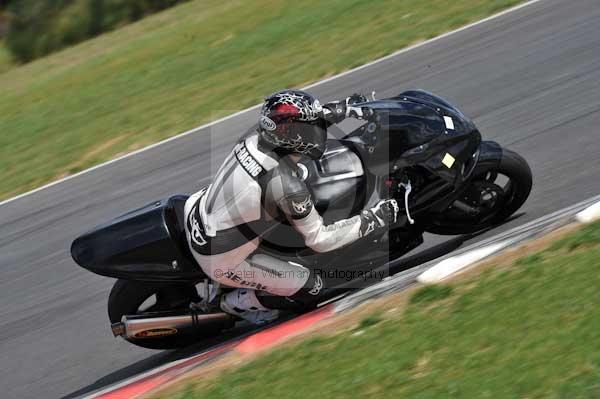 Motorcycle action photographs;Trackday digital images;event digital images;eventdigitalimages;no limits trackday;peter wileman photography;snetterton;snetterton circuit norfolk;snetterton photographs;trackday;trackday photos