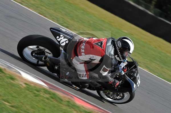 Motorcycle action photographs;Trackday digital images;event digital images;eventdigitalimages;no limits trackday;peter wileman photography;snetterton;snetterton circuit norfolk;snetterton photographs;trackday;trackday photos