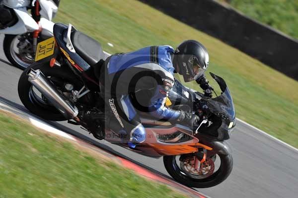 Motorcycle action photographs;Trackday digital images;event digital images;eventdigitalimages;no limits trackday;peter wileman photography;snetterton;snetterton circuit norfolk;snetterton photographs;trackday;trackday photos
