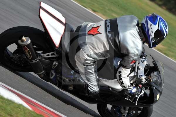 Motorcycle action photographs;Trackday digital images;event digital images;eventdigitalimages;no limits trackday;peter wileman photography;snetterton;snetterton circuit norfolk;snetterton photographs;trackday;trackday photos