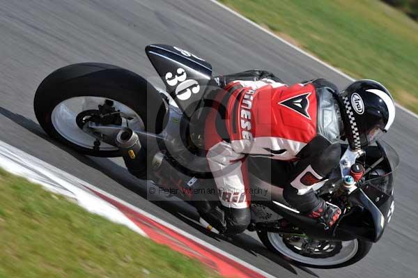 Motorcycle action photographs;Trackday digital images;event digital images;eventdigitalimages;no limits trackday;peter wileman photography;snetterton;snetterton circuit norfolk;snetterton photographs;trackday;trackday photos