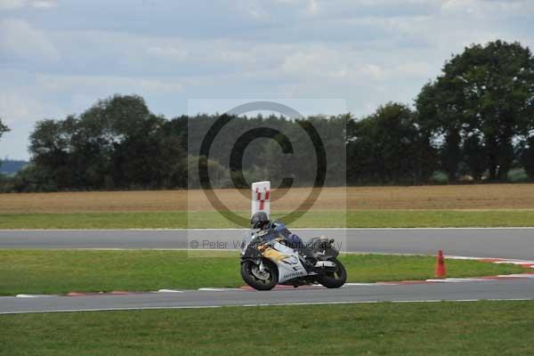 Motorcycle action photographs;Trackday digital images;event digital images;eventdigitalimages;no limits trackday;peter wileman photography;snetterton;snetterton circuit norfolk;snetterton photographs;trackday;trackday photos
