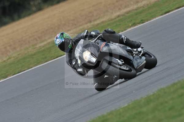Motorcycle action photographs;Trackday digital images;event digital images;eventdigitalimages;no limits trackday;peter wileman photography;snetterton;snetterton circuit norfolk;snetterton photographs;trackday;trackday photos