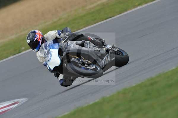 Motorcycle action photographs;Trackday digital images;event digital images;eventdigitalimages;no limits trackday;peter wileman photography;snetterton;snetterton circuit norfolk;snetterton photographs;trackday;trackday photos