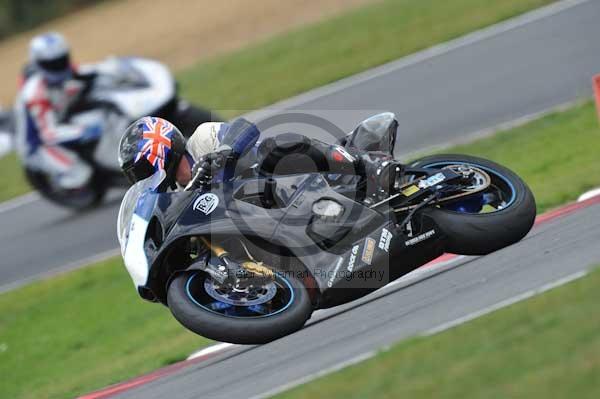 Motorcycle action photographs;Trackday digital images;event digital images;eventdigitalimages;no limits trackday;peter wileman photography;snetterton;snetterton circuit norfolk;snetterton photographs;trackday;trackday photos