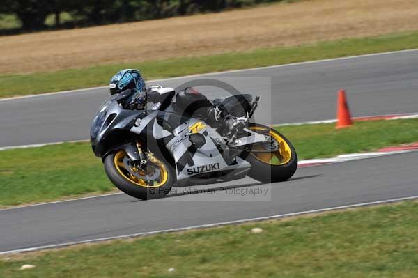Motorcycle action photographs;Trackday digital images;event digital images;eventdigitalimages;no limits trackday;peter wileman photography;snetterton;snetterton circuit norfolk;snetterton photographs;trackday;trackday photos