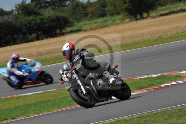 Motorcycle action photographs;Trackday digital images;event digital images;eventdigitalimages;no limits trackday;peter wileman photography;snetterton;snetterton circuit norfolk;snetterton photographs;trackday;trackday photos