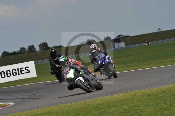 Motorcycle action photographs;Trackday digital images;event digital images;eventdigitalimages;no limits trackday;peter wileman photography;snetterton;snetterton circuit norfolk;snetterton photographs;trackday;trackday photos