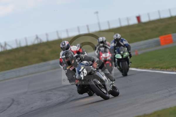 Motorcycle action photographs;Trackday digital images;event digital images;eventdigitalimages;no limits trackday;peter wileman photography;snetterton;snetterton circuit norfolk;snetterton photographs;trackday;trackday photos