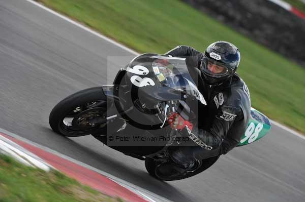 Motorcycle action photographs;Trackday digital images;event digital images;eventdigitalimages;no limits trackday;peter wileman photography;snetterton;snetterton circuit norfolk;snetterton photographs;trackday;trackday photos