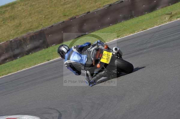 Motorcycle action photographs;Trackday digital images;event digital images;eventdigitalimages;no limits trackday;peter wileman photography;snetterton;snetterton circuit norfolk;snetterton photographs;trackday;trackday photos