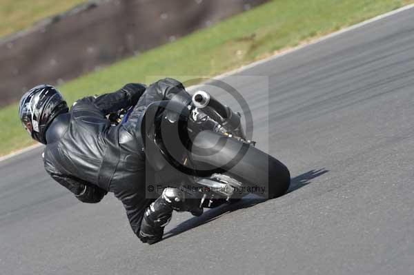 Motorcycle action photographs;Trackday digital images;event digital images;eventdigitalimages;no limits trackday;peter wileman photography;snetterton;snetterton circuit norfolk;snetterton photographs;trackday;trackday photos