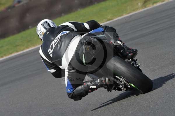 Motorcycle action photographs;Trackday digital images;event digital images;eventdigitalimages;no limits trackday;peter wileman photography;snetterton;snetterton circuit norfolk;snetterton photographs;trackday;trackday photos