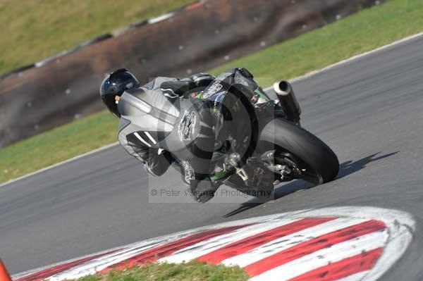 Motorcycle action photographs;Trackday digital images;event digital images;eventdigitalimages;no limits trackday;peter wileman photography;snetterton;snetterton circuit norfolk;snetterton photographs;trackday;trackday photos