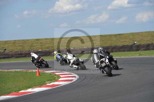 Motorcycle action photographs;Trackday digital images;event digital images;eventdigitalimages;no limits trackday;peter wileman photography;snetterton;snetterton circuit norfolk;snetterton photographs;trackday;trackday photos