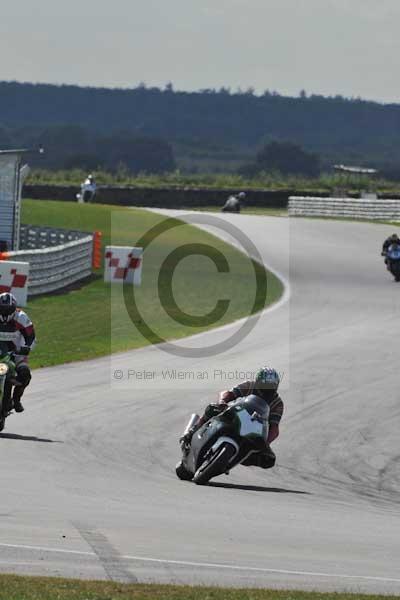 Motorcycle action photographs;Trackday digital images;event digital images;eventdigitalimages;no limits trackday;peter wileman photography;snetterton;snetterton circuit norfolk;snetterton photographs;trackday;trackday photos
