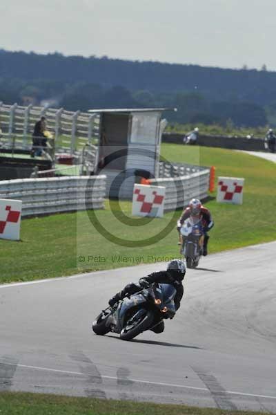 Motorcycle action photographs;Trackday digital images;event digital images;eventdigitalimages;no limits trackday;peter wileman photography;snetterton;snetterton circuit norfolk;snetterton photographs;trackday;trackday photos