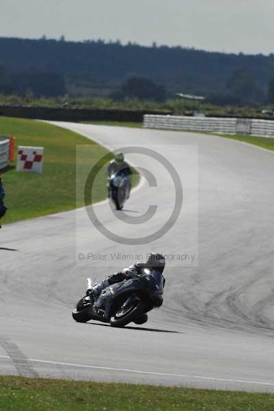 Motorcycle action photographs;Trackday digital images;event digital images;eventdigitalimages;no limits trackday;peter wileman photography;snetterton;snetterton circuit norfolk;snetterton photographs;trackday;trackday photos