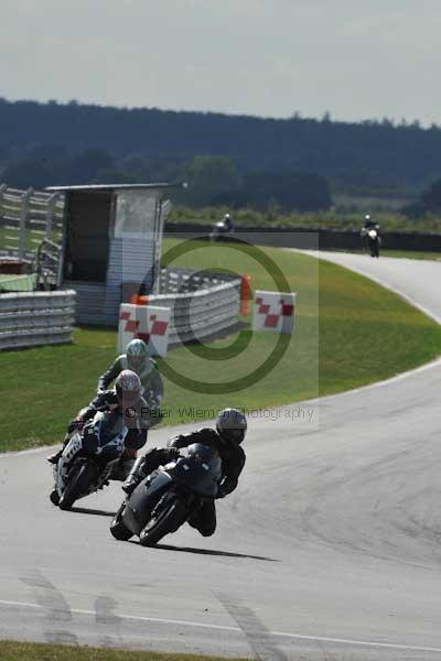 Motorcycle action photographs;Trackday digital images;event digital images;eventdigitalimages;no limits trackday;peter wileman photography;snetterton;snetterton circuit norfolk;snetterton photographs;trackday;trackday photos